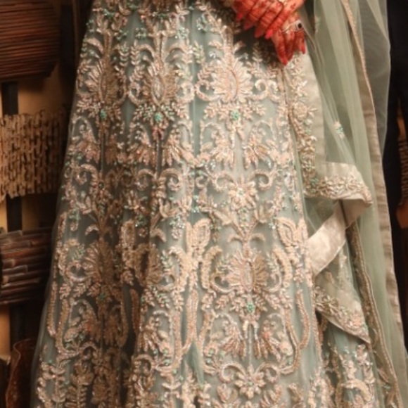 Dress - Picture 2 of 7